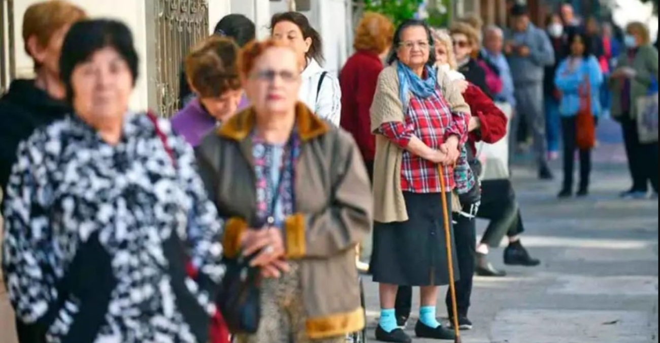 La Anses continuará abonando haberes a titulares de planes sociales como la Asignación Universal por Hijo (AUH) y pensiones no contributivas.