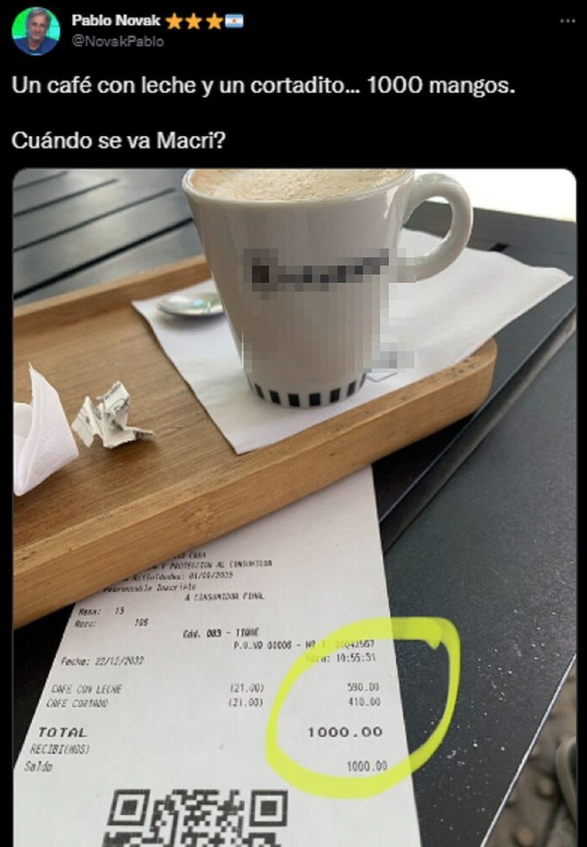 El tuit del actor que criticó el precio del café en una reconocida cadena de cafeterías.