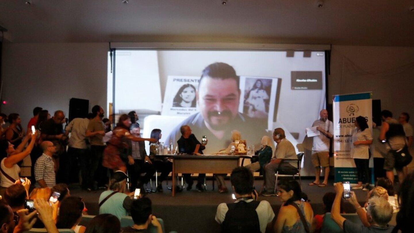  Las Abuelas de Plaza de Mayo anunciaron en conferencia de prensa la restitución de la identidad del nieto recuperado 132.