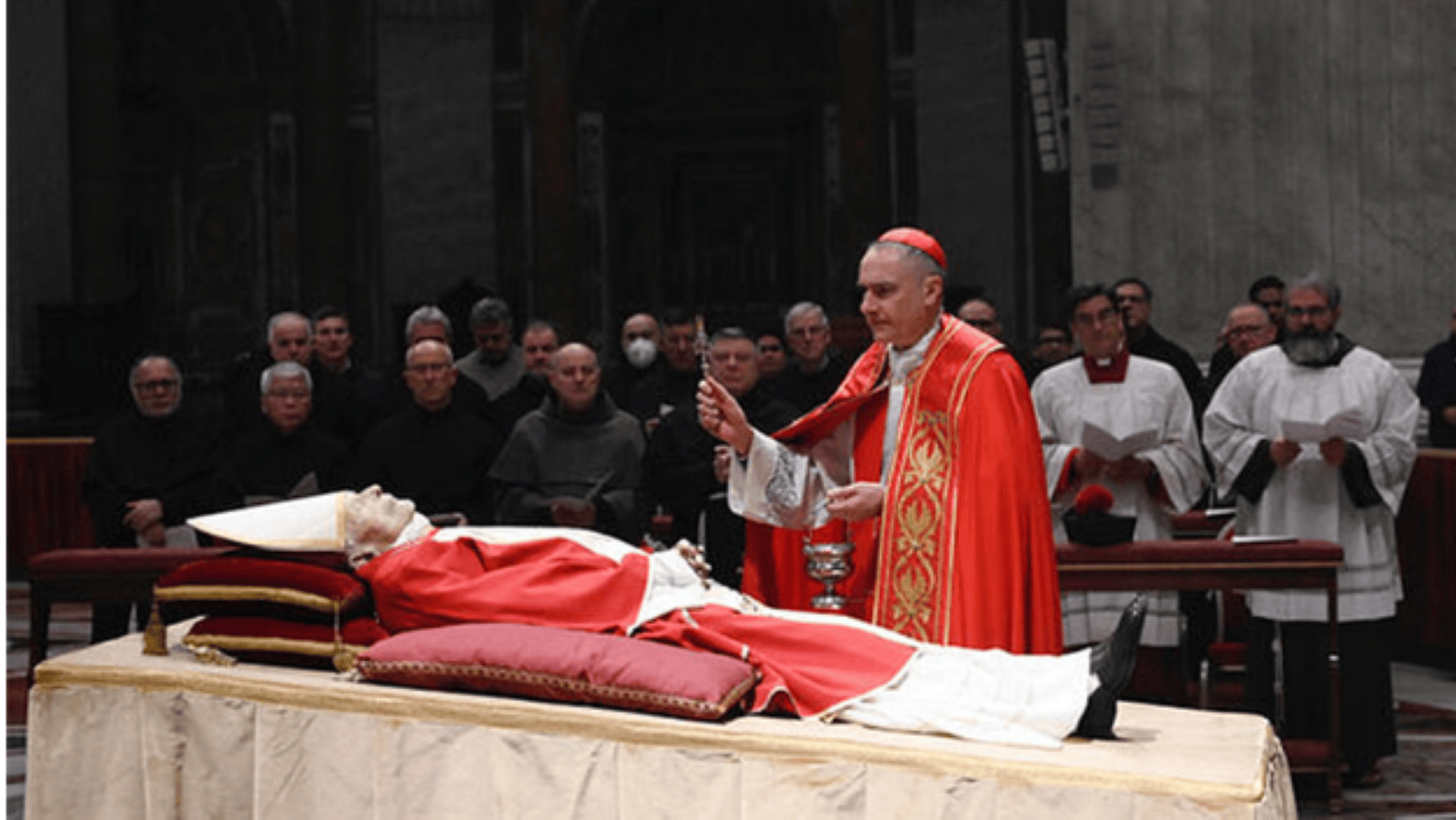 Benedicto XVI falleció el sábado a los 95 años en el aislado monasterio vaticano.