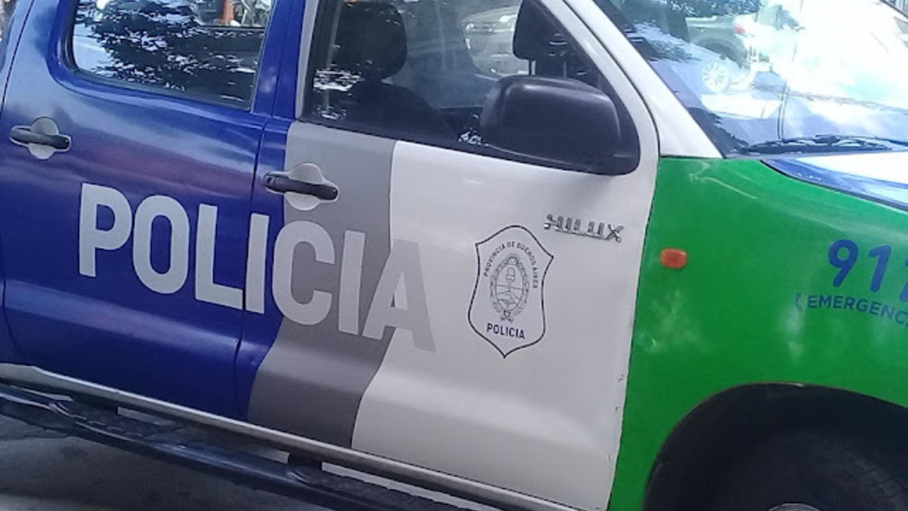 Caminaba a la parada de colectivo para ir a trabajar y la violaron a punta de pistola.