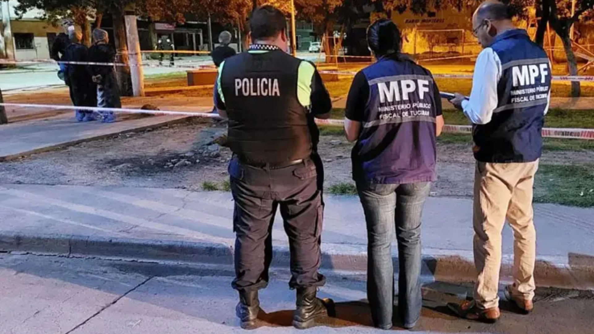 Los peritos y efectivos de la Policía de Tucumán en el lugar del crimen. Gentileza: Prensa del Ministerio Público Fiscal