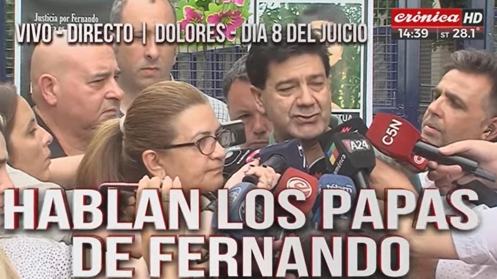 Graciela y Silvino Báez Sosa, hablaron con la prensa, una vez finalizada la octava jornada del juicio.  