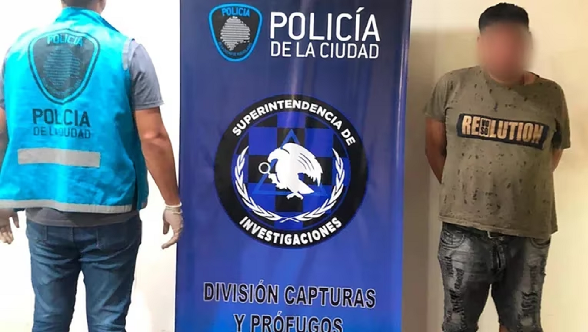 Un hombre fue detenido acusado de abusar sexualmente a una mujer.