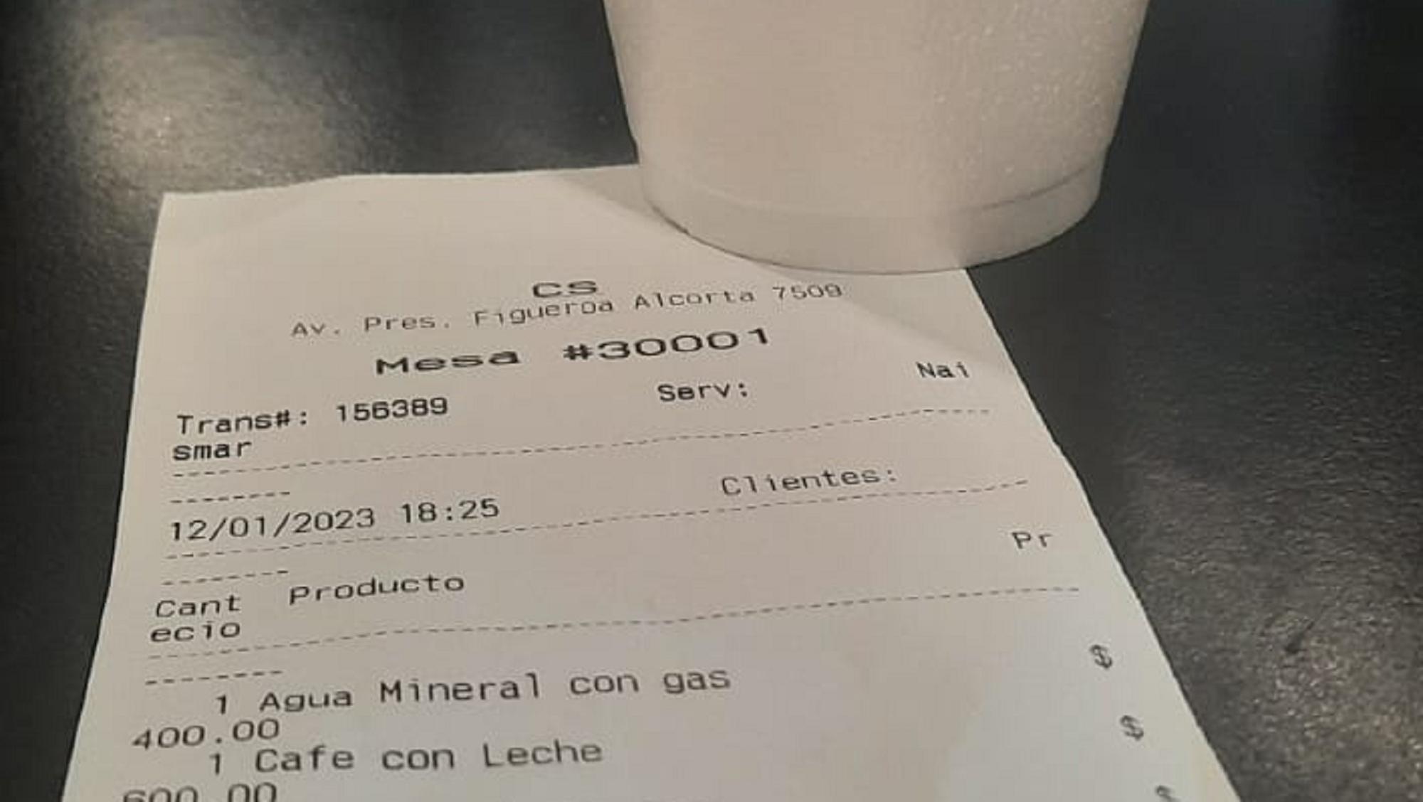 El costo de un café generó indignación.