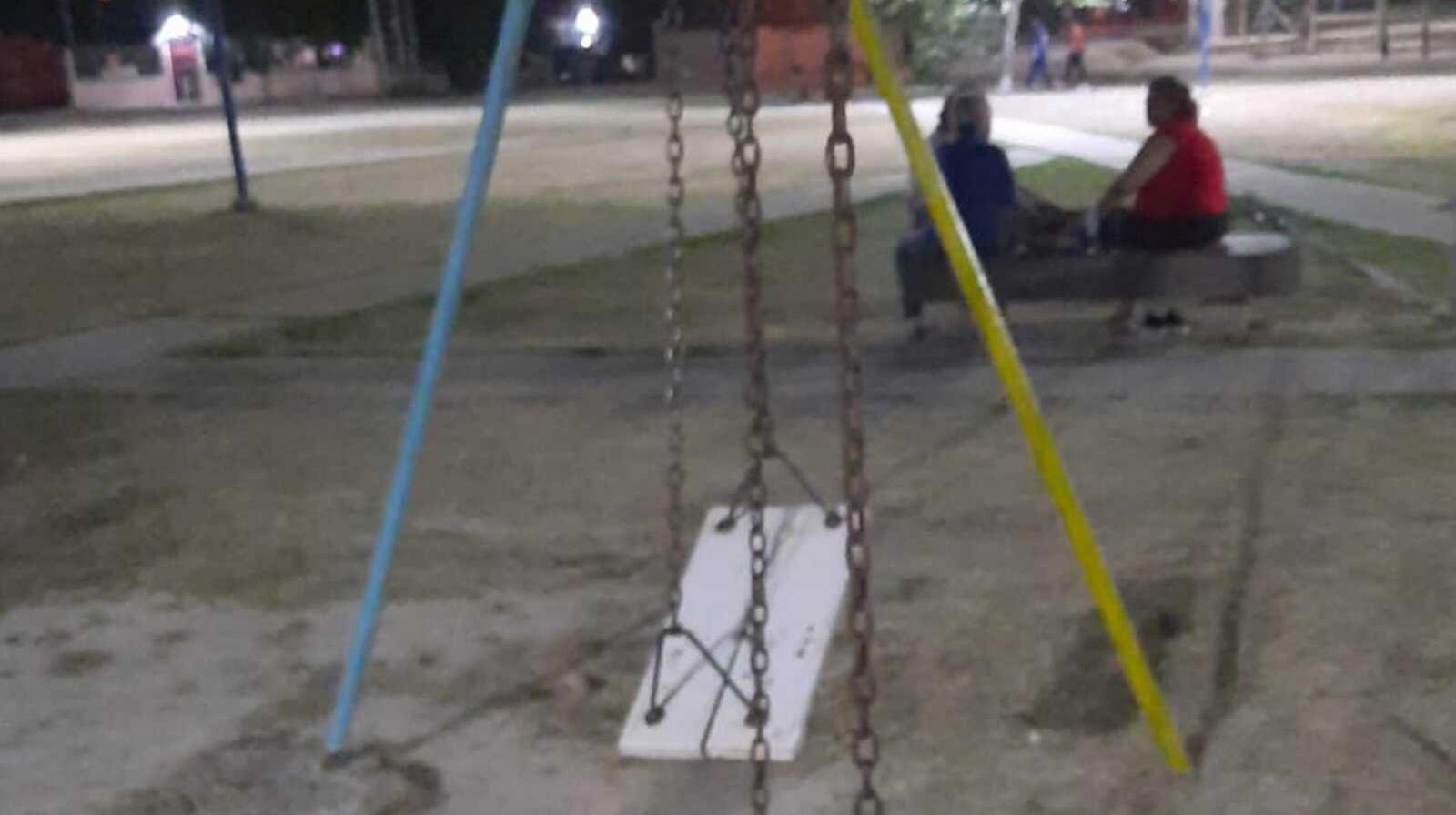 Una nena terminó lastimada por el mal estado de los juegos de una plaza de Presidente Perón.