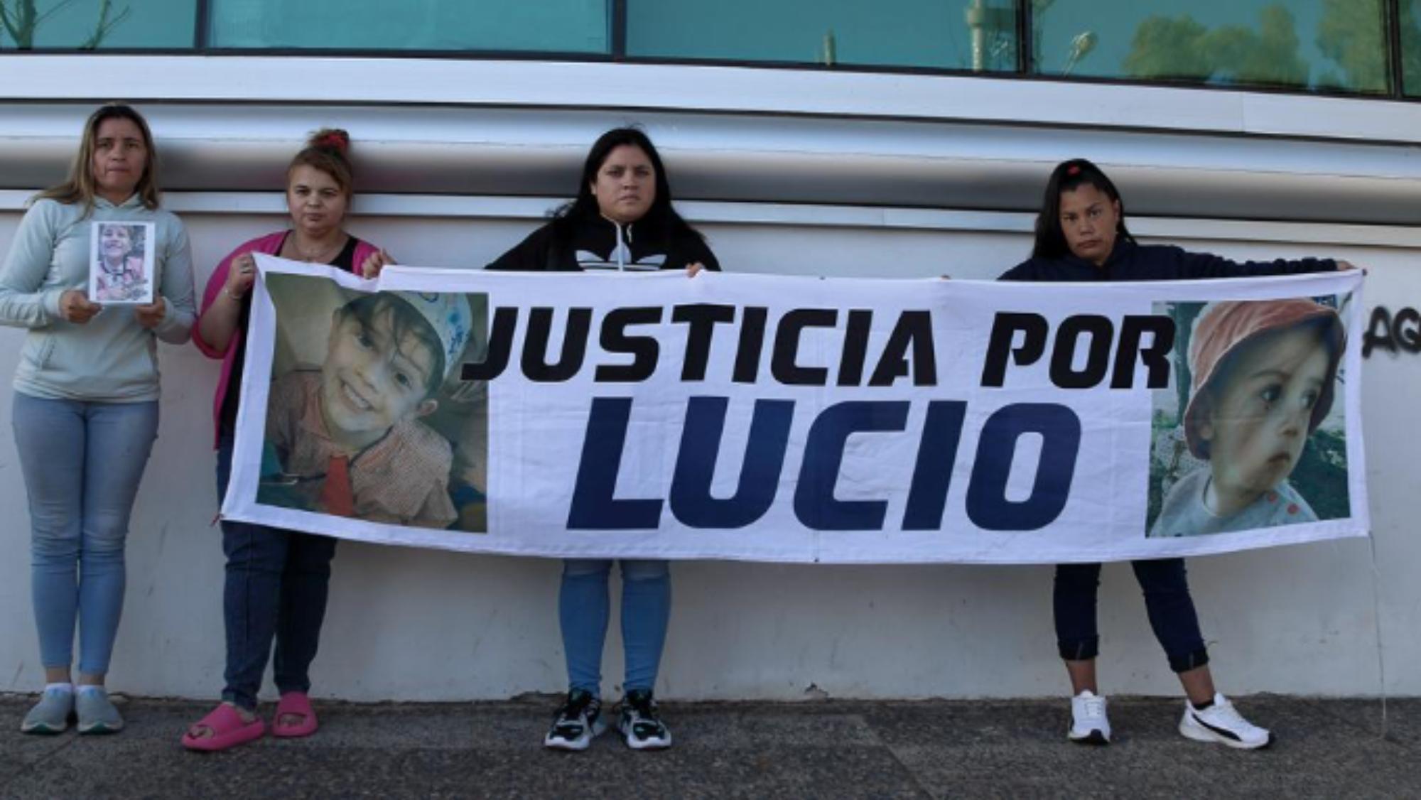 La familia de Lucio Dupuy apunta contra funcionarios del gobierno y la justicia.