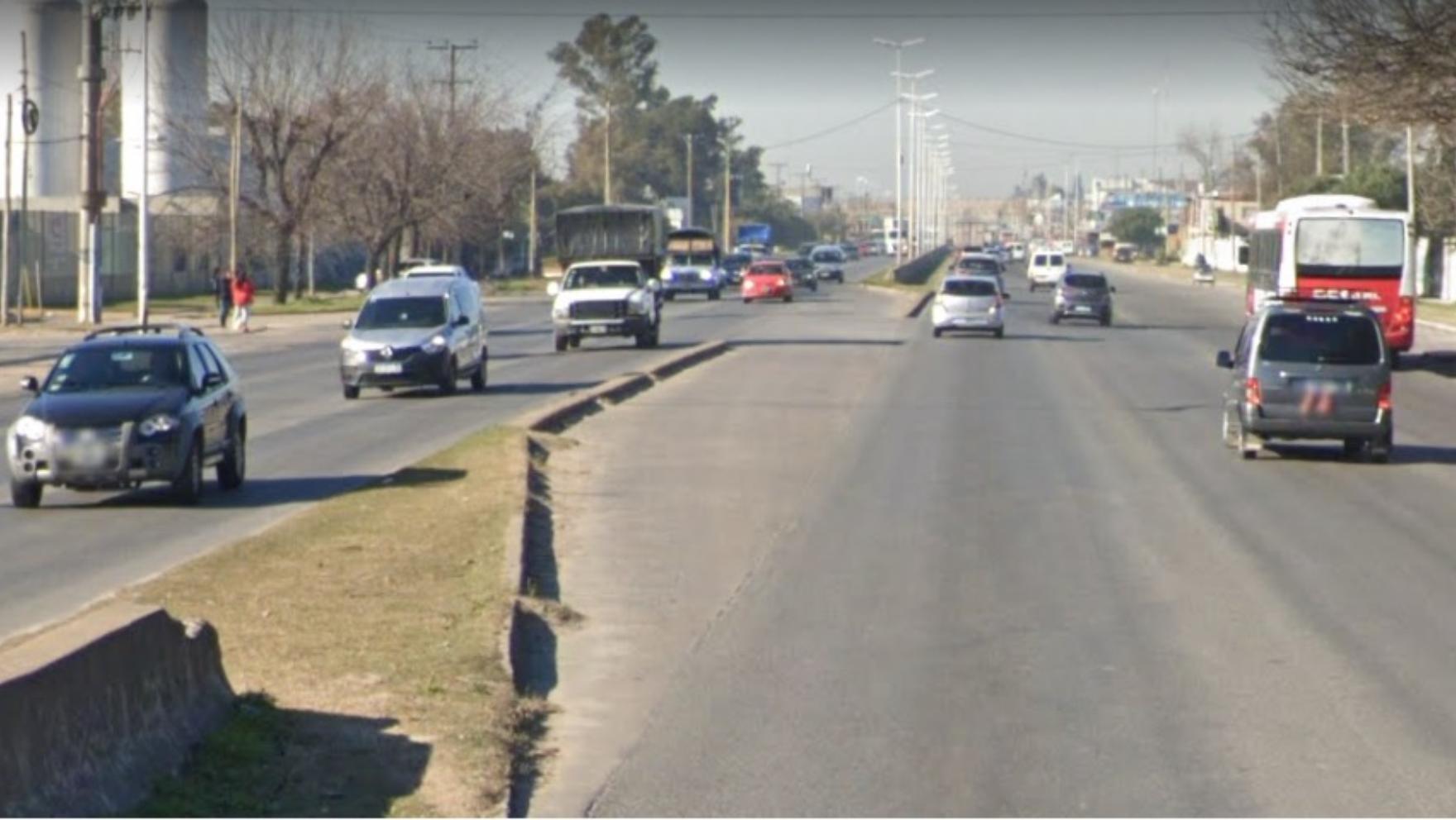 El tiroteo entre los delincuentes y el policía sucedió en el Camino de Cintura (Google Street View).