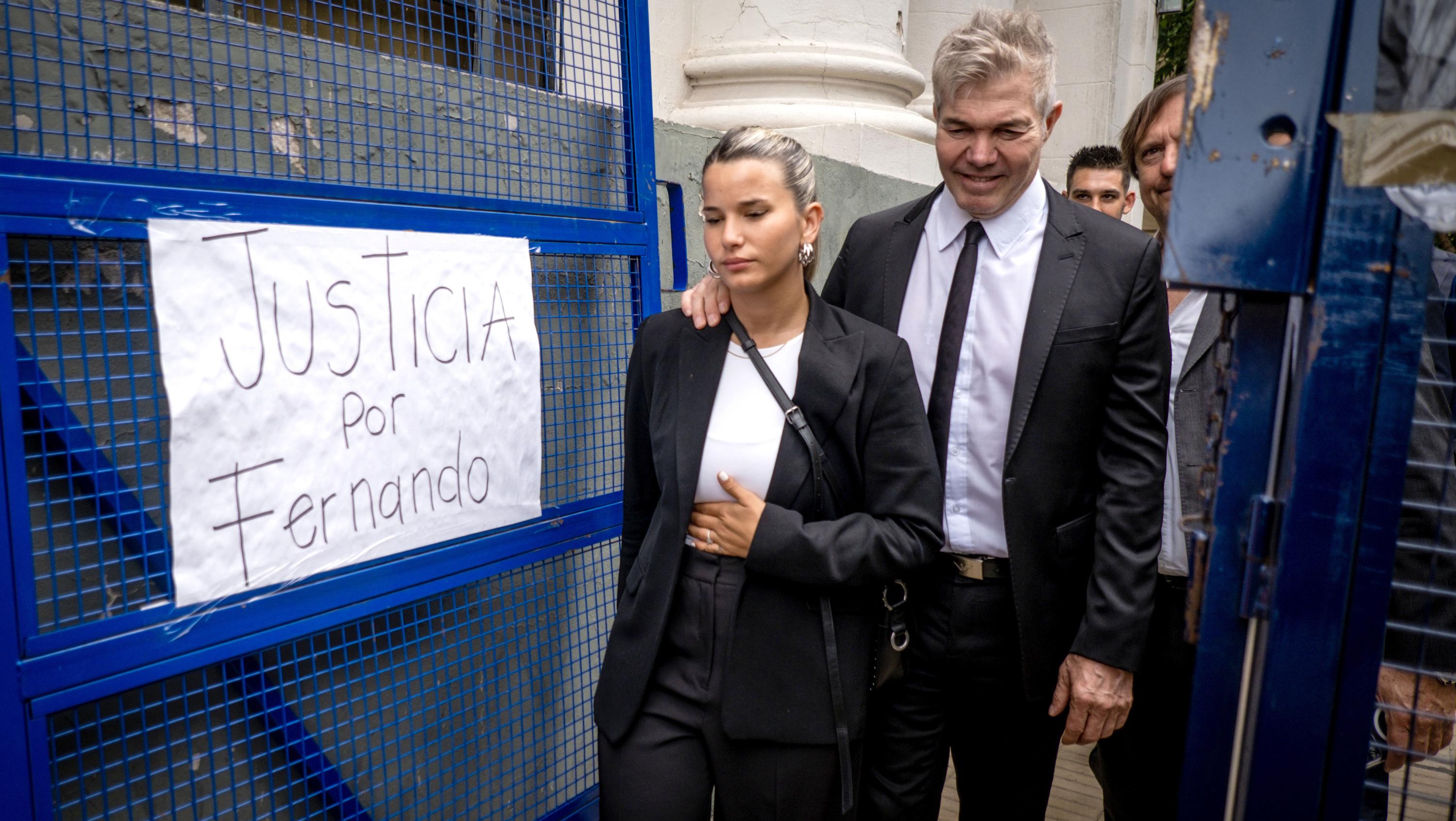 Fernando Burlando, a la salida de los tribunales de Dolores. 