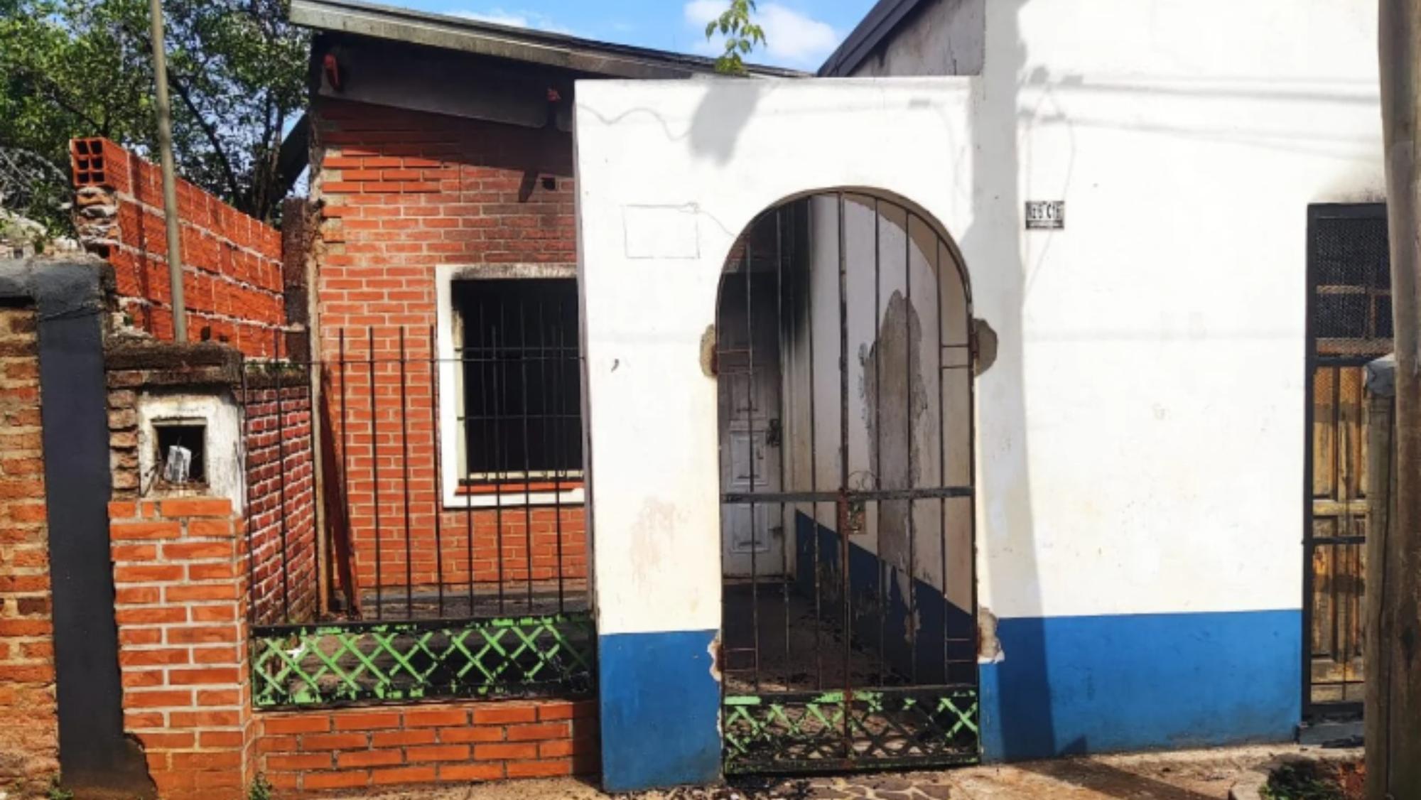 Una mujer quemó la casa de su ex nuera con sus nietos adentro (Foto gentileza Misiones On Line).