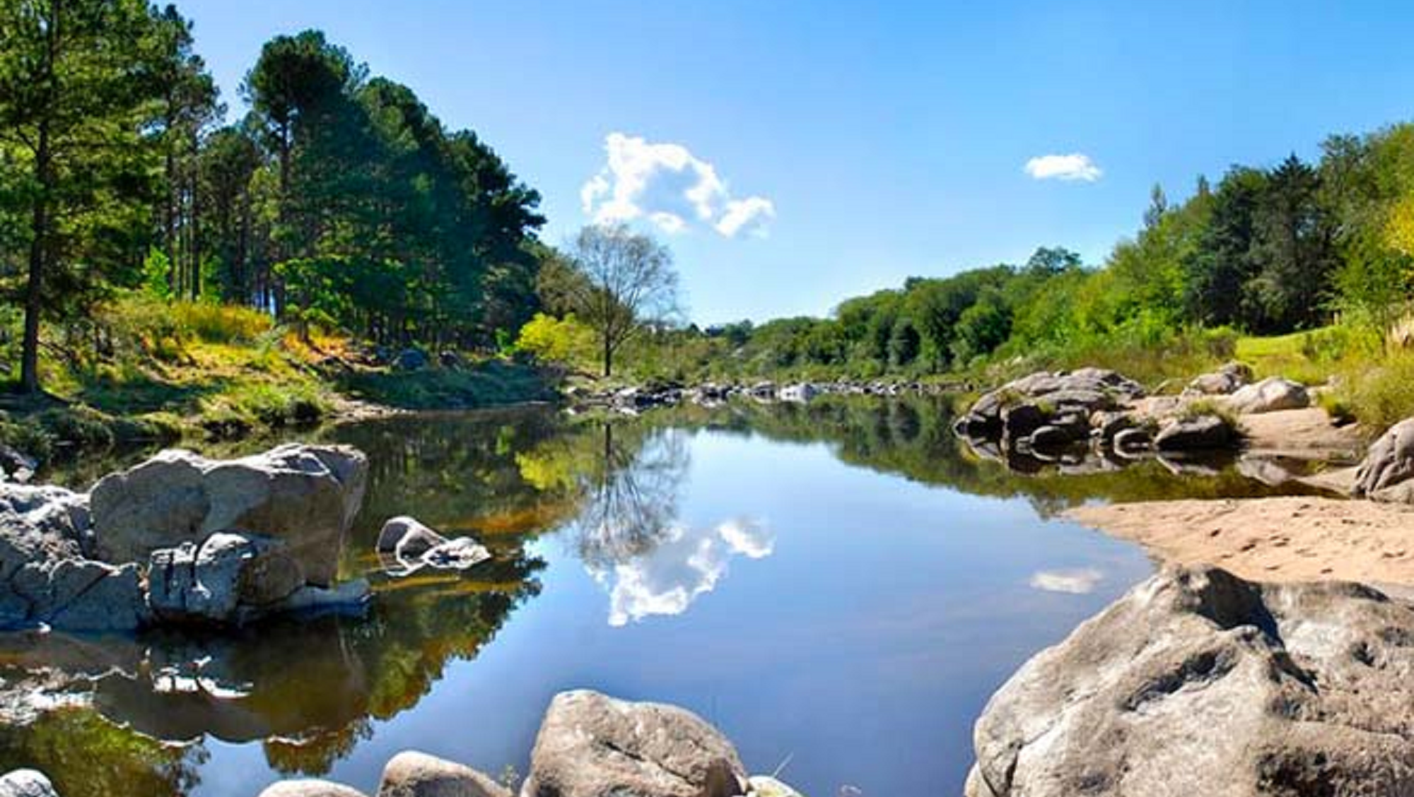 Los Reartes: el pueblito cordobés que combina historia y naturaleza.