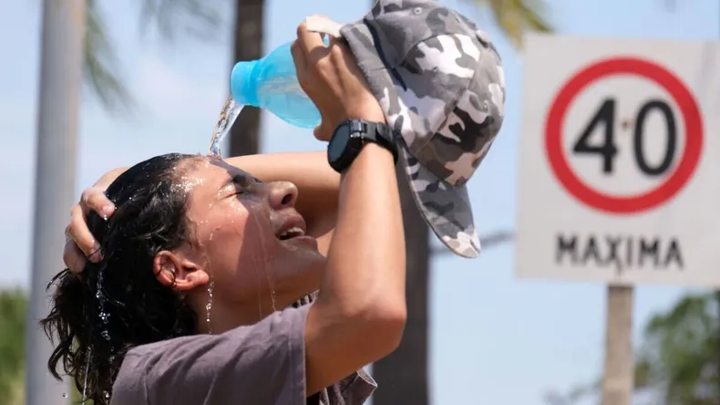 Una ola de calor azota a gran parte de la Argentina.