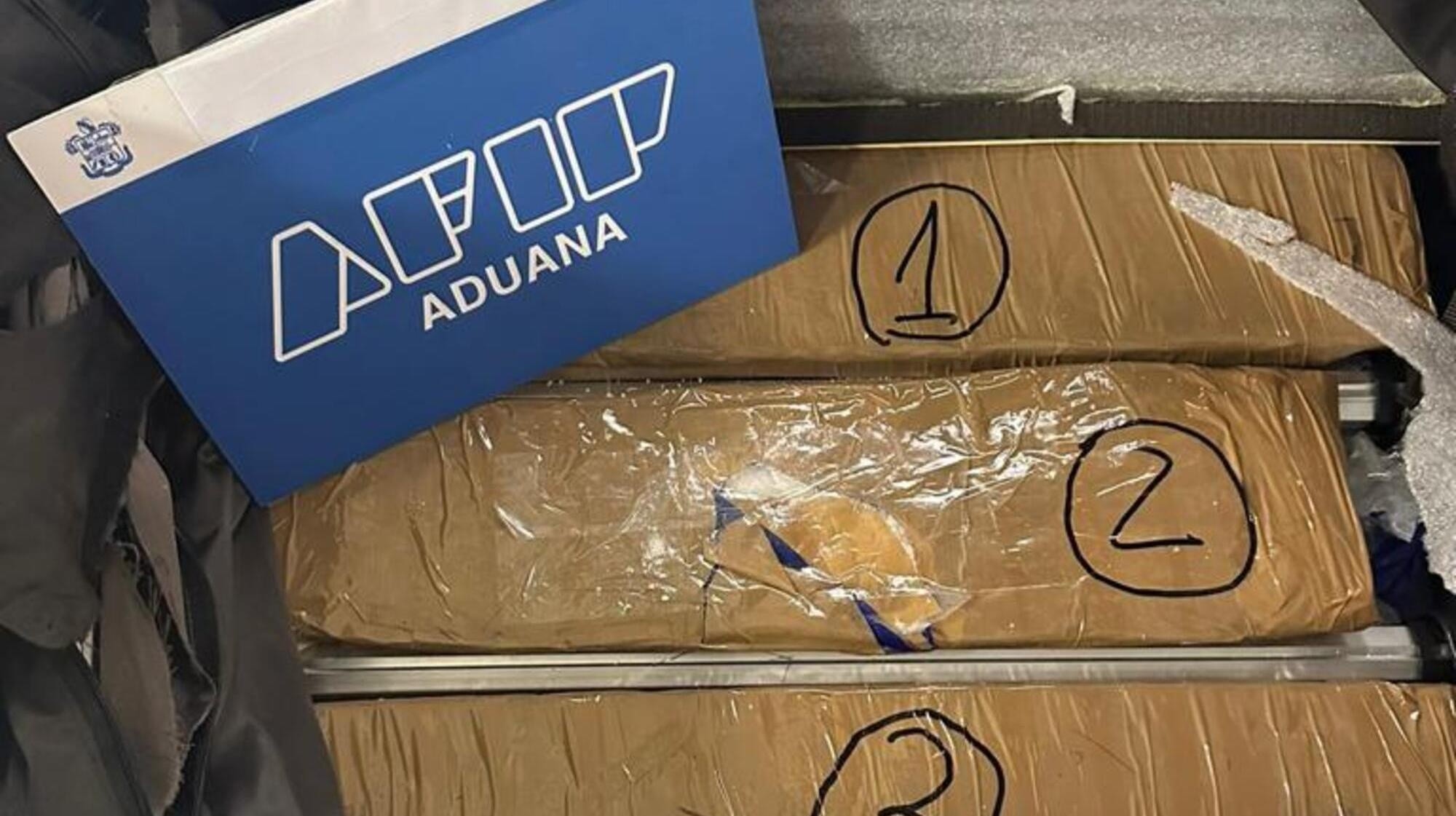 La Aduana descubrió casi 8 kilos de droga de máxima pureza en Ezeiza.