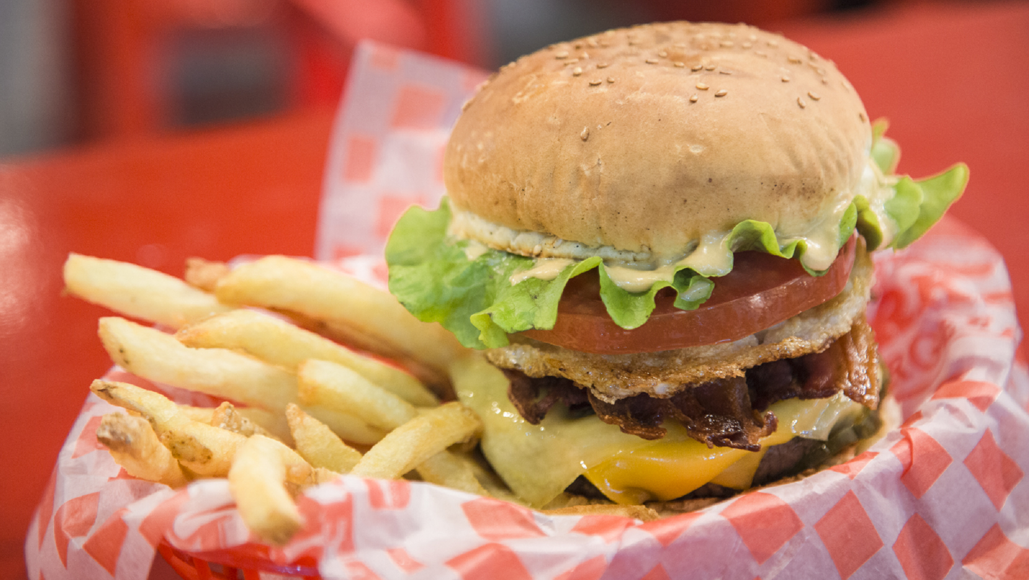 Un joven pidió una hamburguesa a través de una aplicación y se llevó una insólita sorpresa (Imagen ilustrativa).