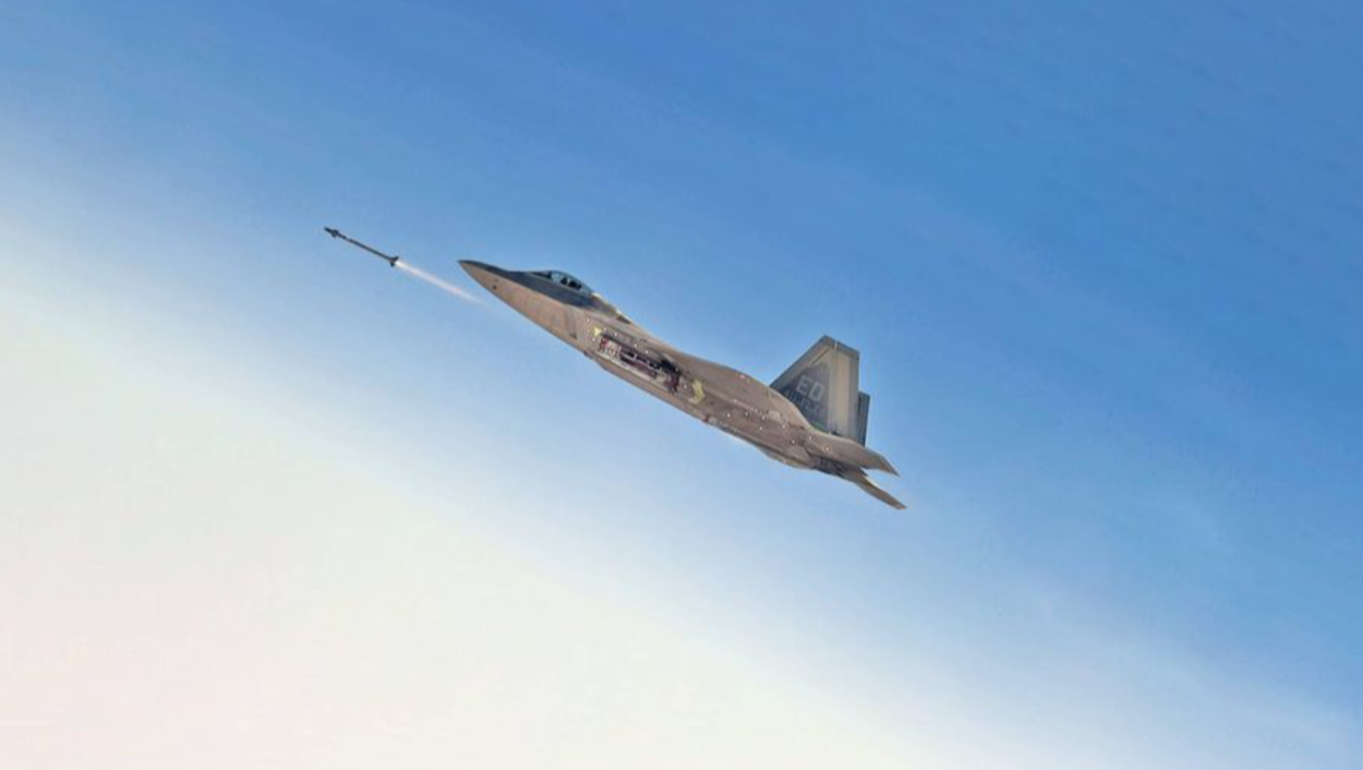 Para derribar al objeto, un avión lanzó un misil AIM-9 Sidewinder (Imagen ilustrativa).