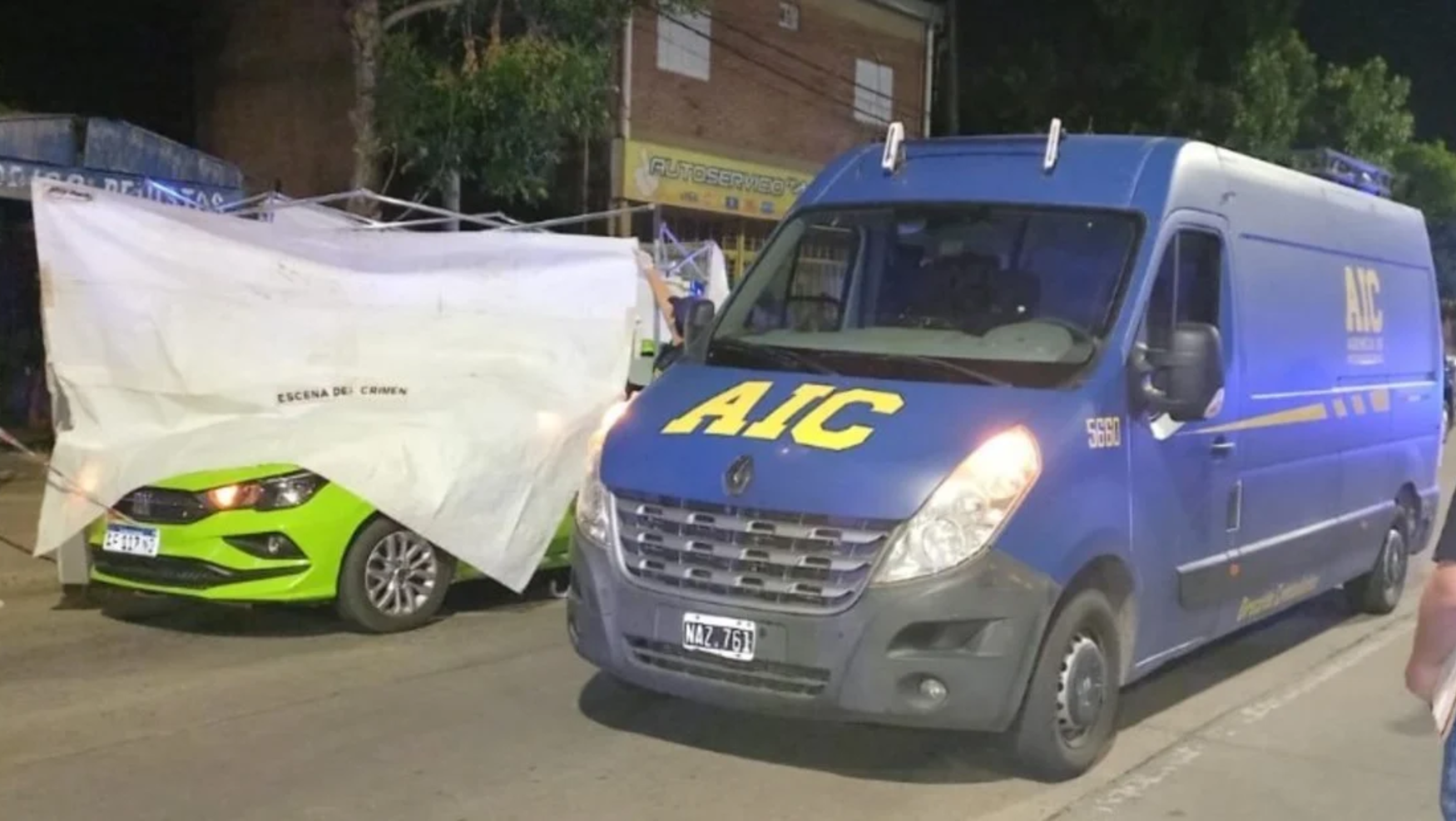 La Policía realizó las pericias en el lugar y secuestró el auto del remisero.