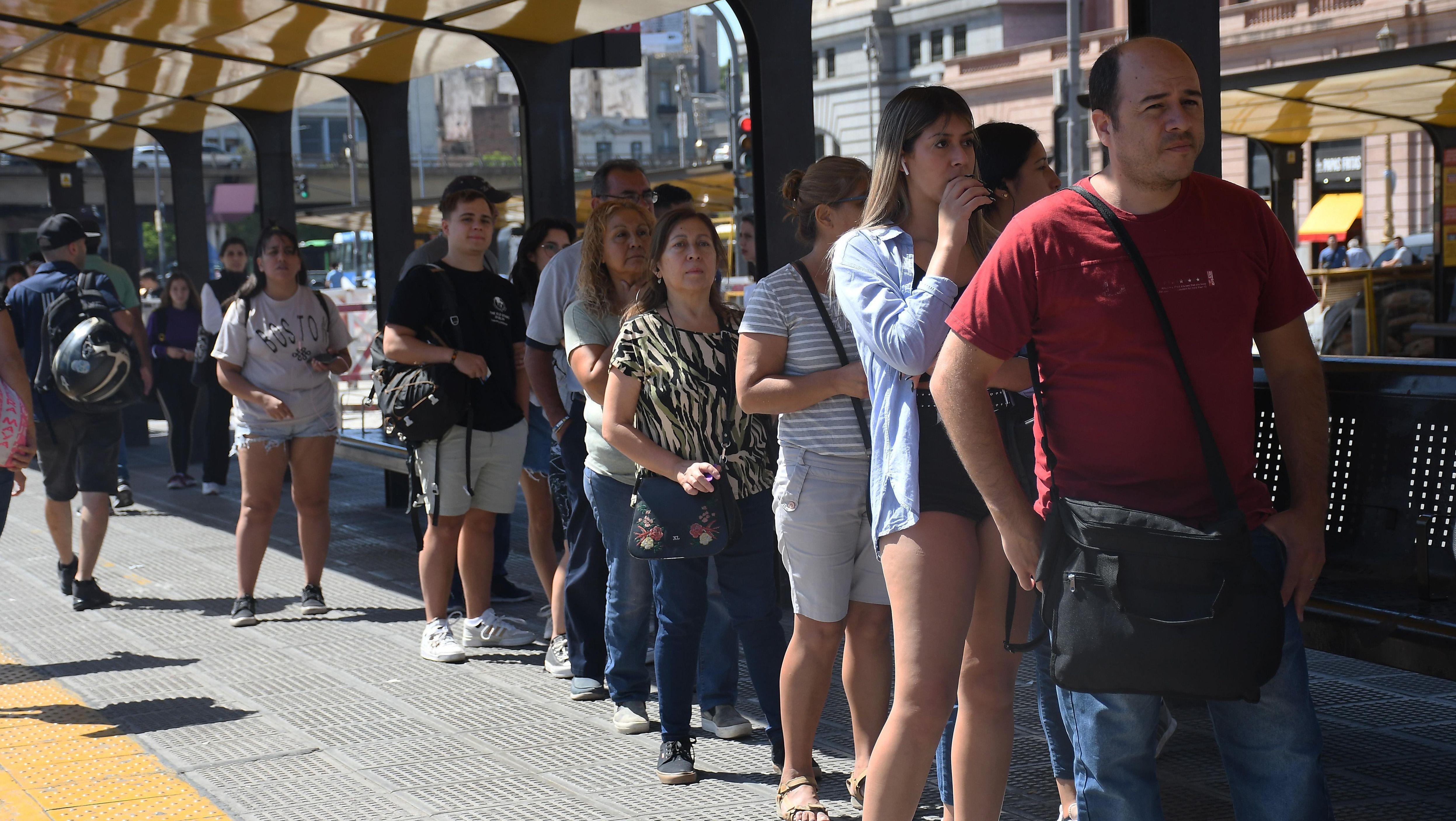 Paro de colectivos en el AMBA: a qué líneas afecta y hasta cuándo se extiende (Rubén Paredes/Crónica).