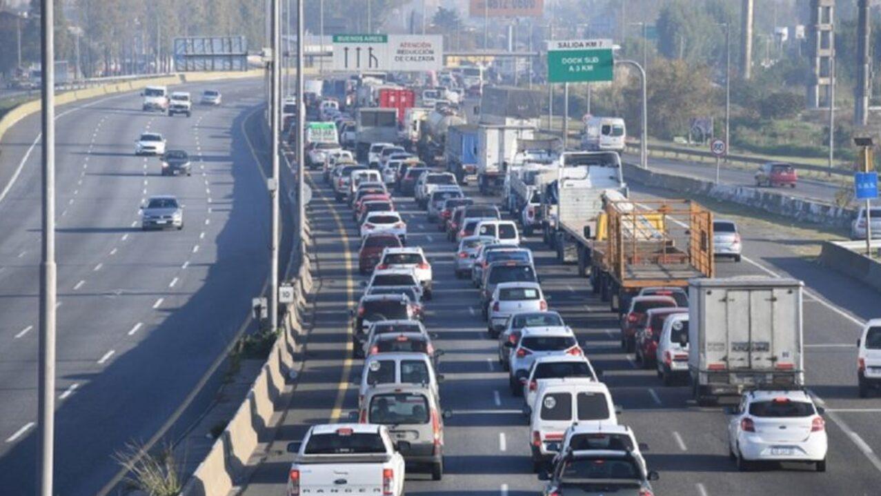 Estado del tránsito y transporte público de este lunes 27 de febrero (Imagen ilustrativa).