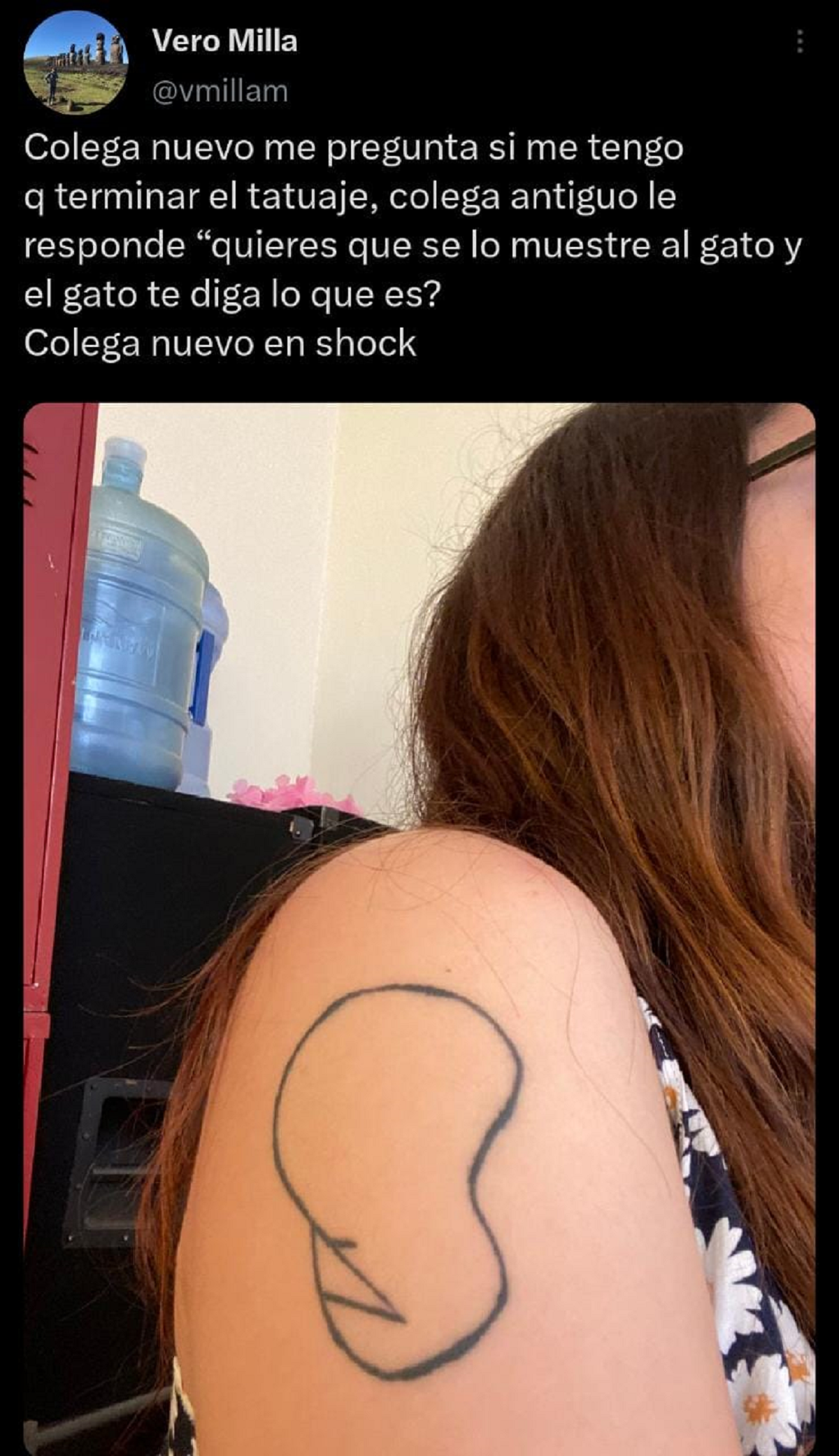 El tuit con la foto del tatuaje de la joven.