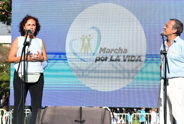 Sonia  Concina, presidenta de la Fundación Leandro Olmos, junto a Alejandro Geyer, coordinador de la movilización. (Crónica/Jonatan Moreno)