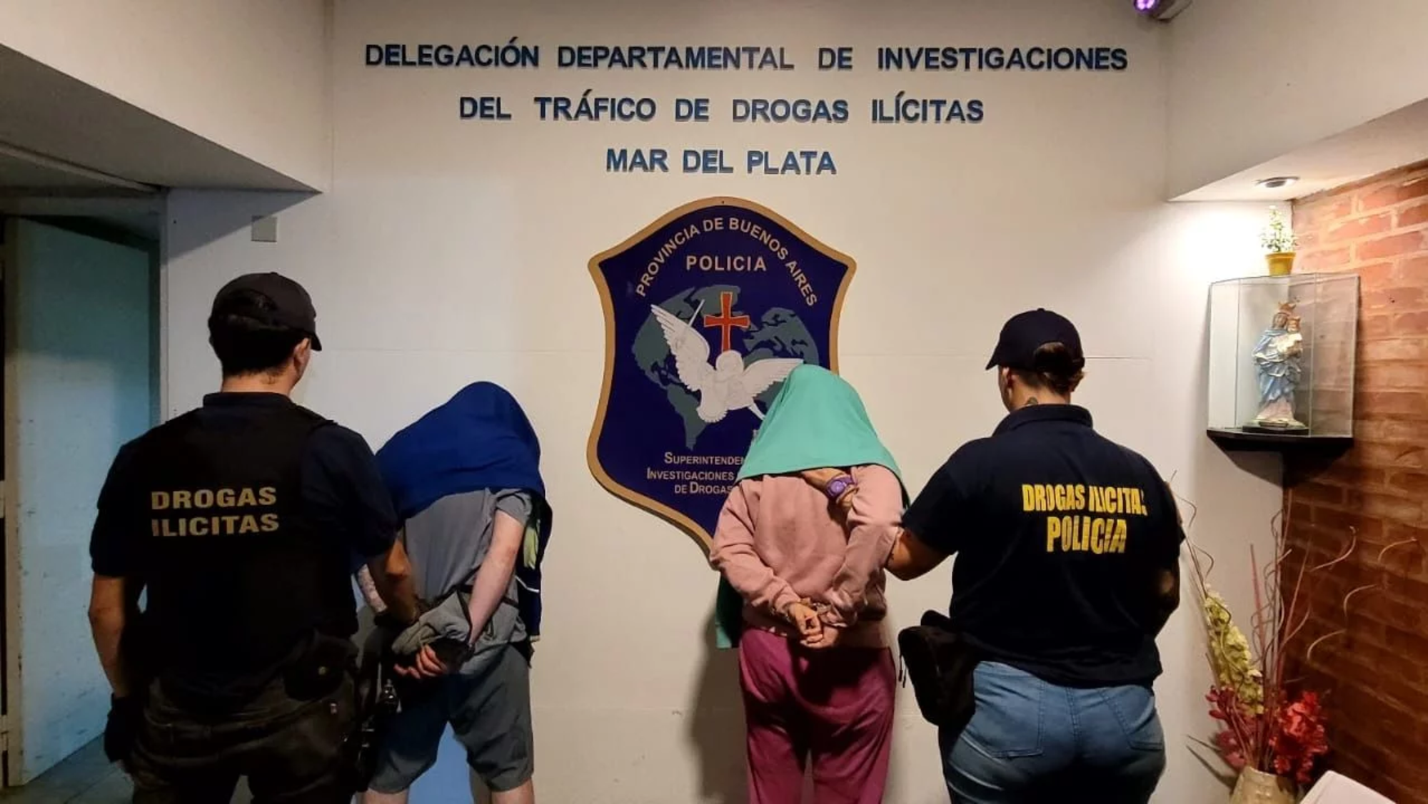 Los dos detenidos fueron trasladados a la cárcel.