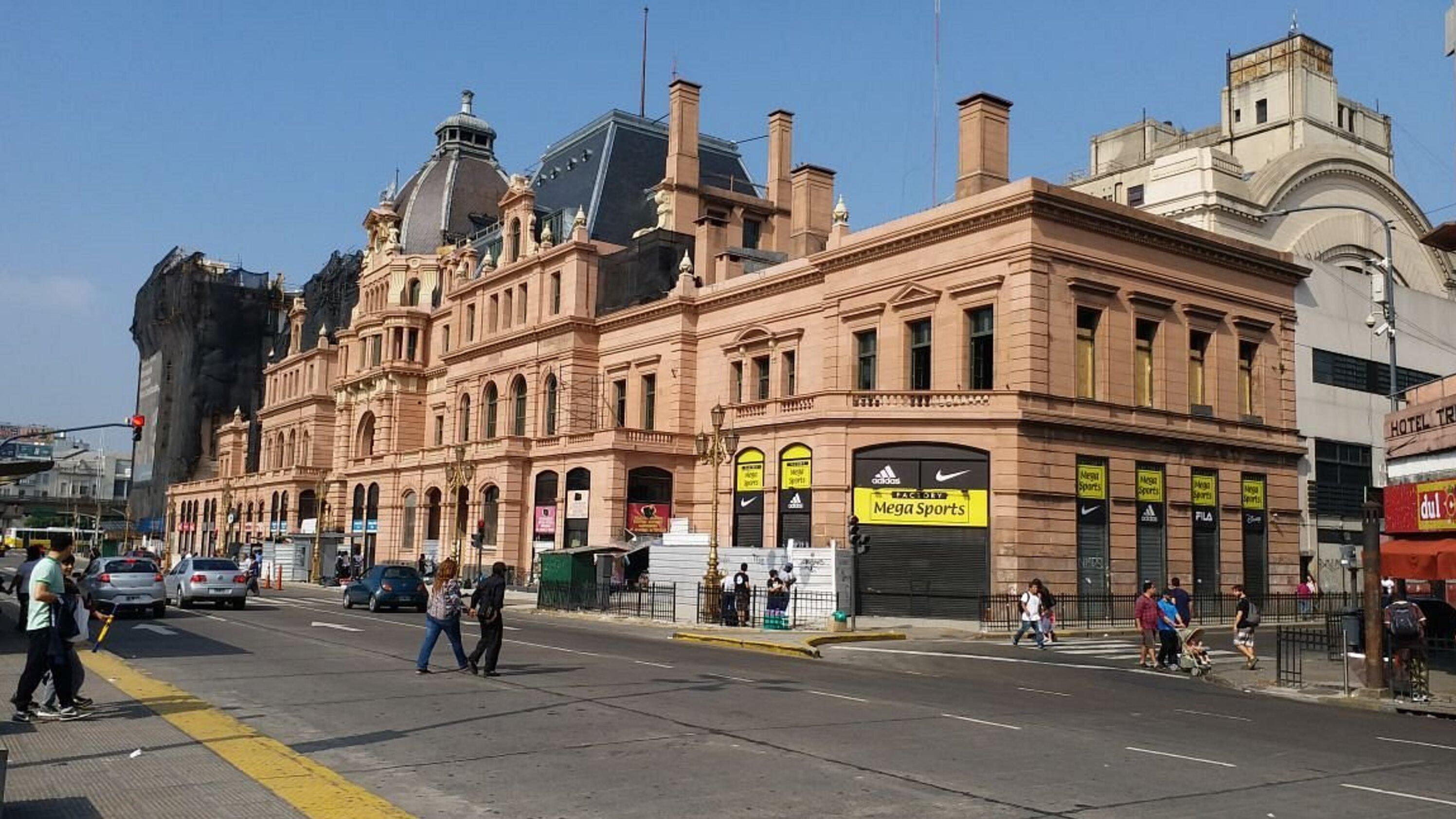 El hecho se registró en la esquina de avenida Juan de Garay y la calle Lima, en Constitución (Google Maps).    