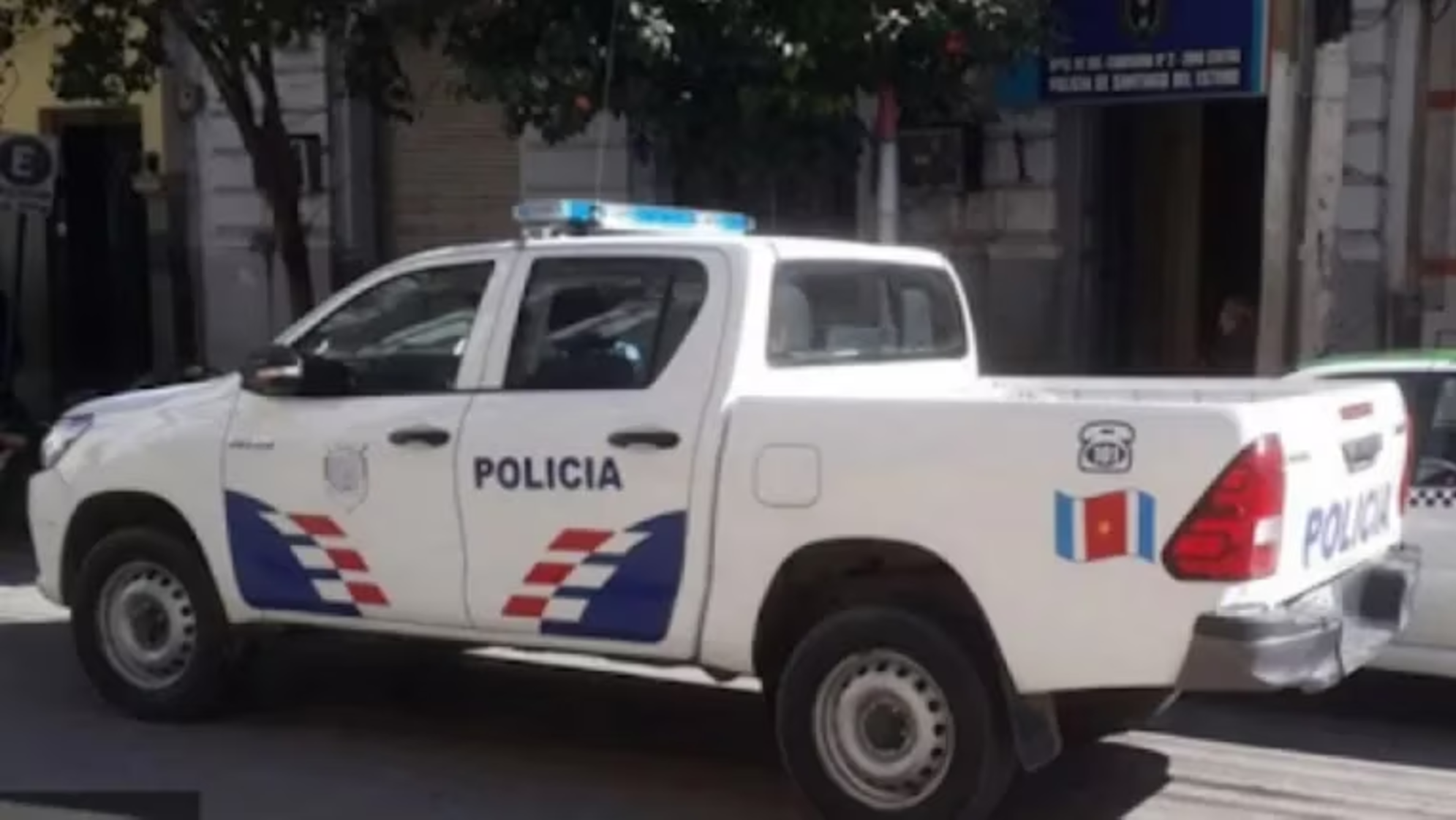 La policía detuvo a un joven que fue agredir a los vecinos que lo  habían denunciado por robo