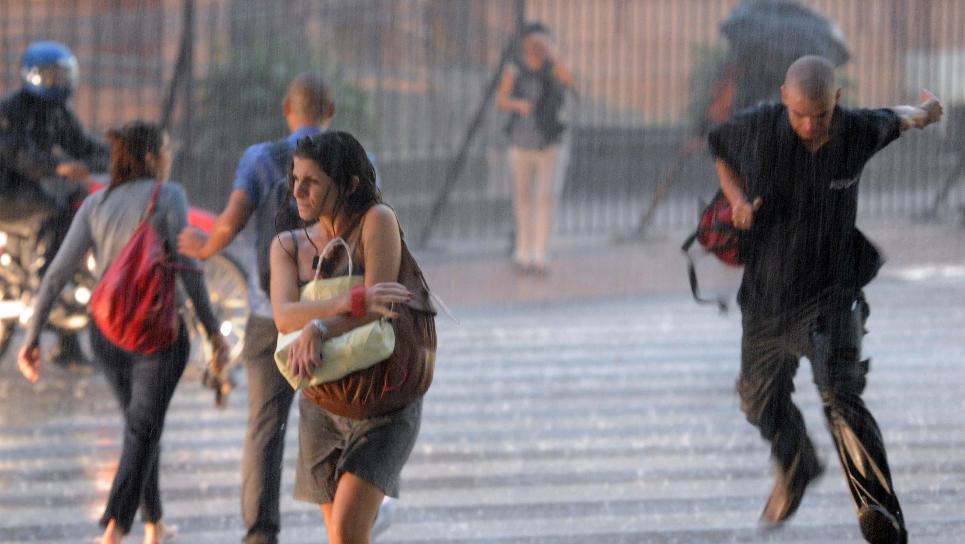 Dónde llueve este miércoles: alivio para la ola de calor por tormentas y granizo en 13 provincias