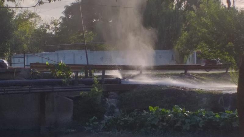 Un caño maestro de agua potable debió ser reparado tres veces en solo una semana.