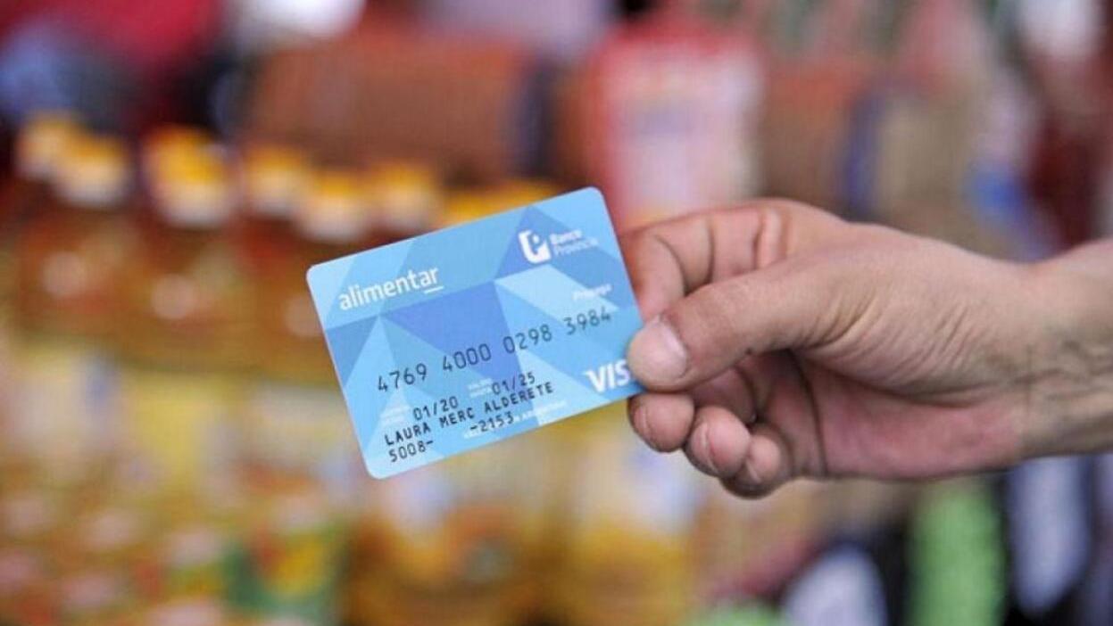 ANSES acredita la Tarjeta Alimentar para beneficiarias de la AUH y AUE (Imagen ilustrativa).