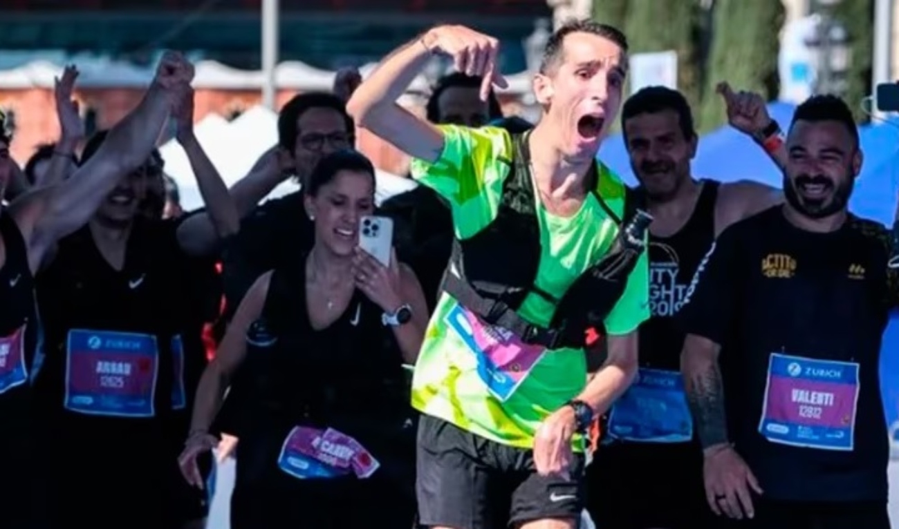 El joven se preparó junto a su entrenador, un preparador físico y su psicóloga para cumplir su sueño.