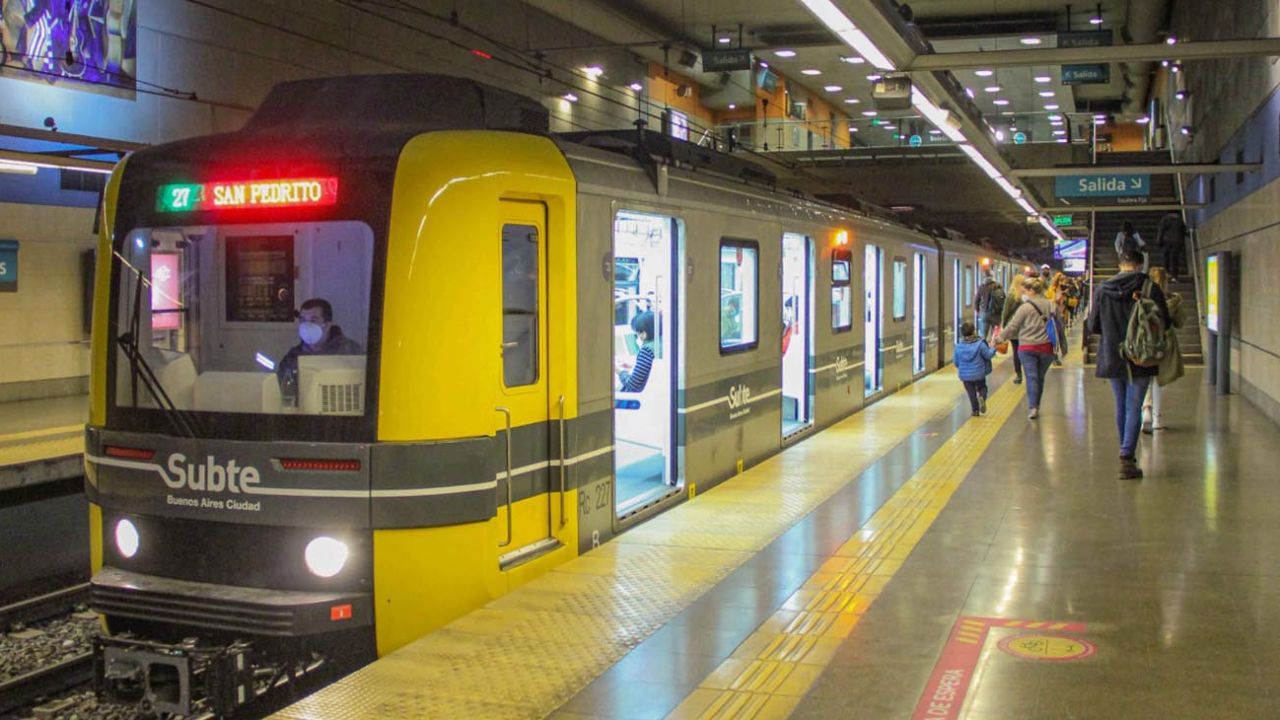 La línea que une Plaza de Mayo con la estación San Pedrito, prestará el serivicio habitual de un día feriado,