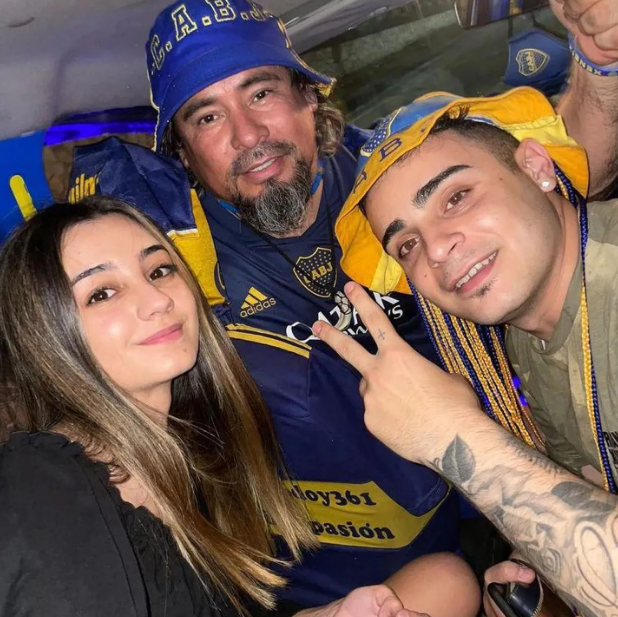 El chofer de remis que es viral por su auto de   <a href='https://www.cronica.com.ar/tags/Boca'>Boca</a> Juniors (Instagram @xeneise_pasion).