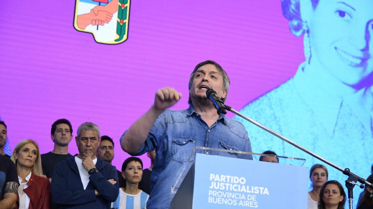 Entre los primeros en llegar a la sede del PJ, estuvieron Máximo Kirchner, el jefe de Gabinete provincial, Martín Insaurralde y el presidente del Grupo Provincia, Gustavo Menéndez.