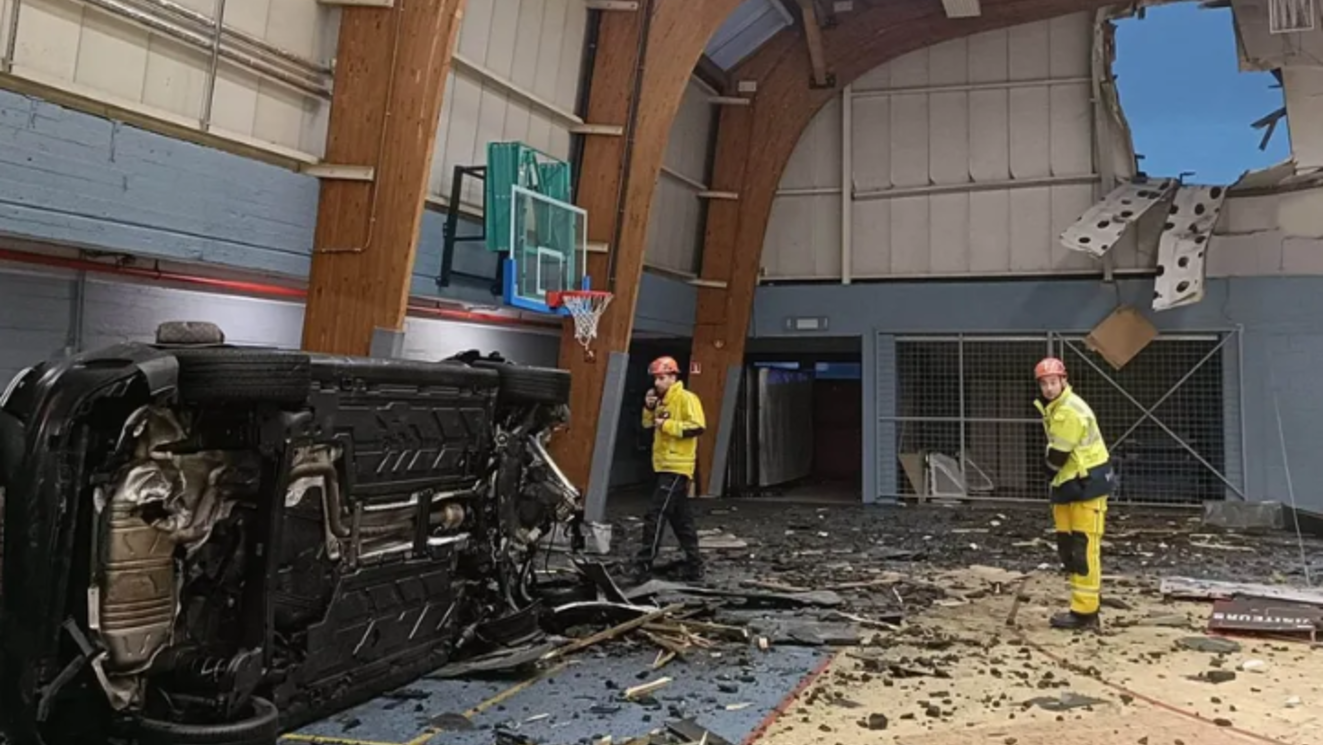 En el momento del impacto habían varias niñas en el gimnasio (Twitter).