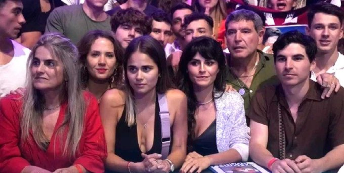 Julieta Illescas estuvo con la familia de Marcos Ginocchio el día de la final de Gran Hermano.