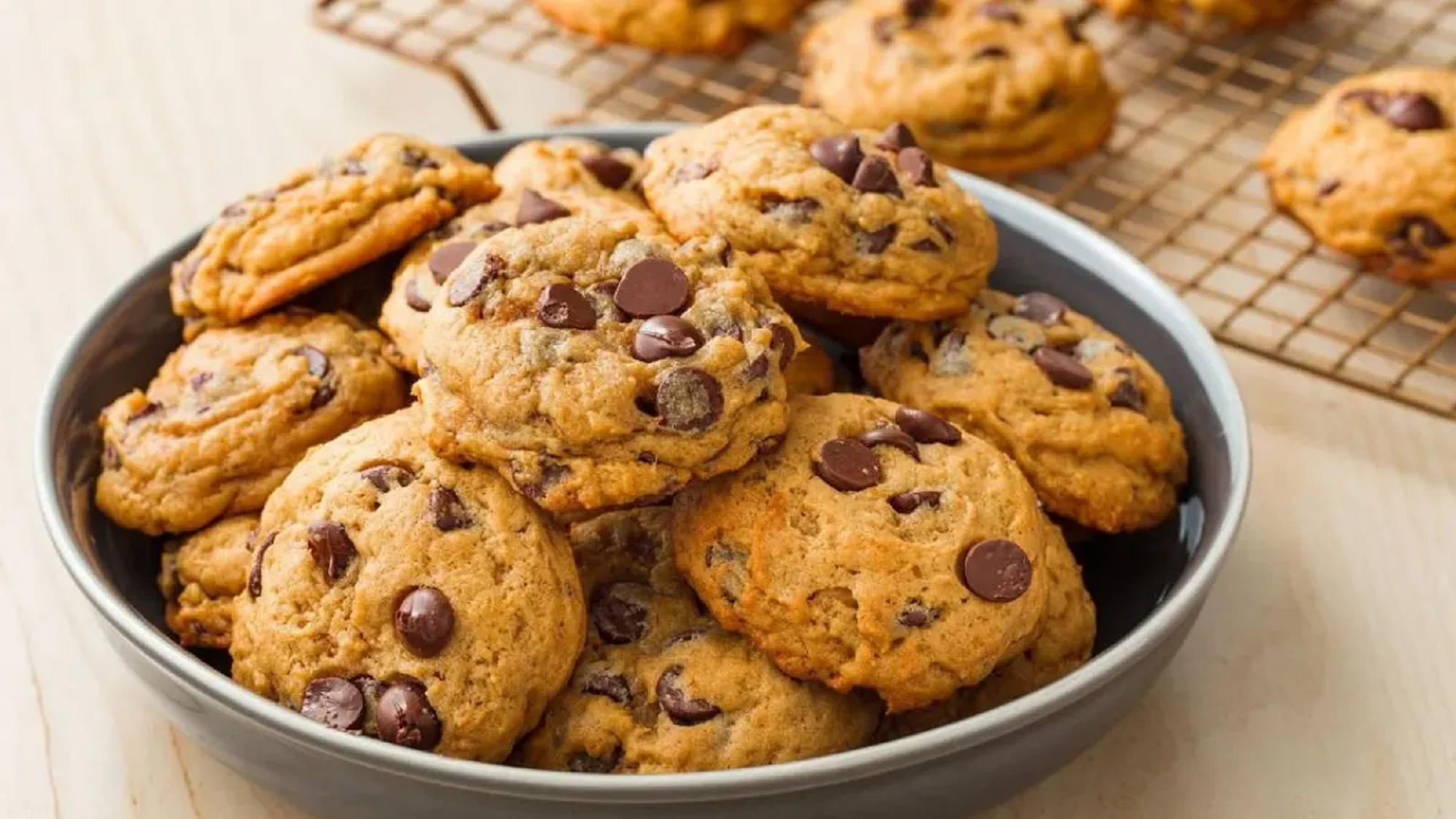 Galletitas con chips de chocolate, la receta que te va a salvar en cualquier ocasión.