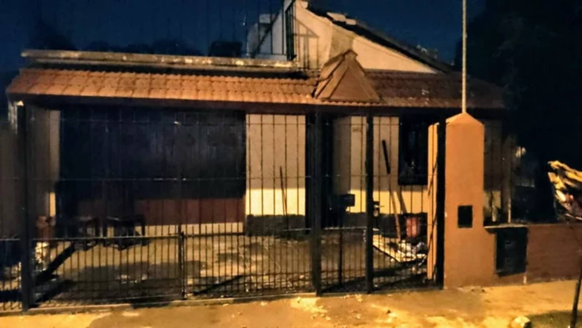 Así quedó la casa después de la explosión. (Gentileza 0223)