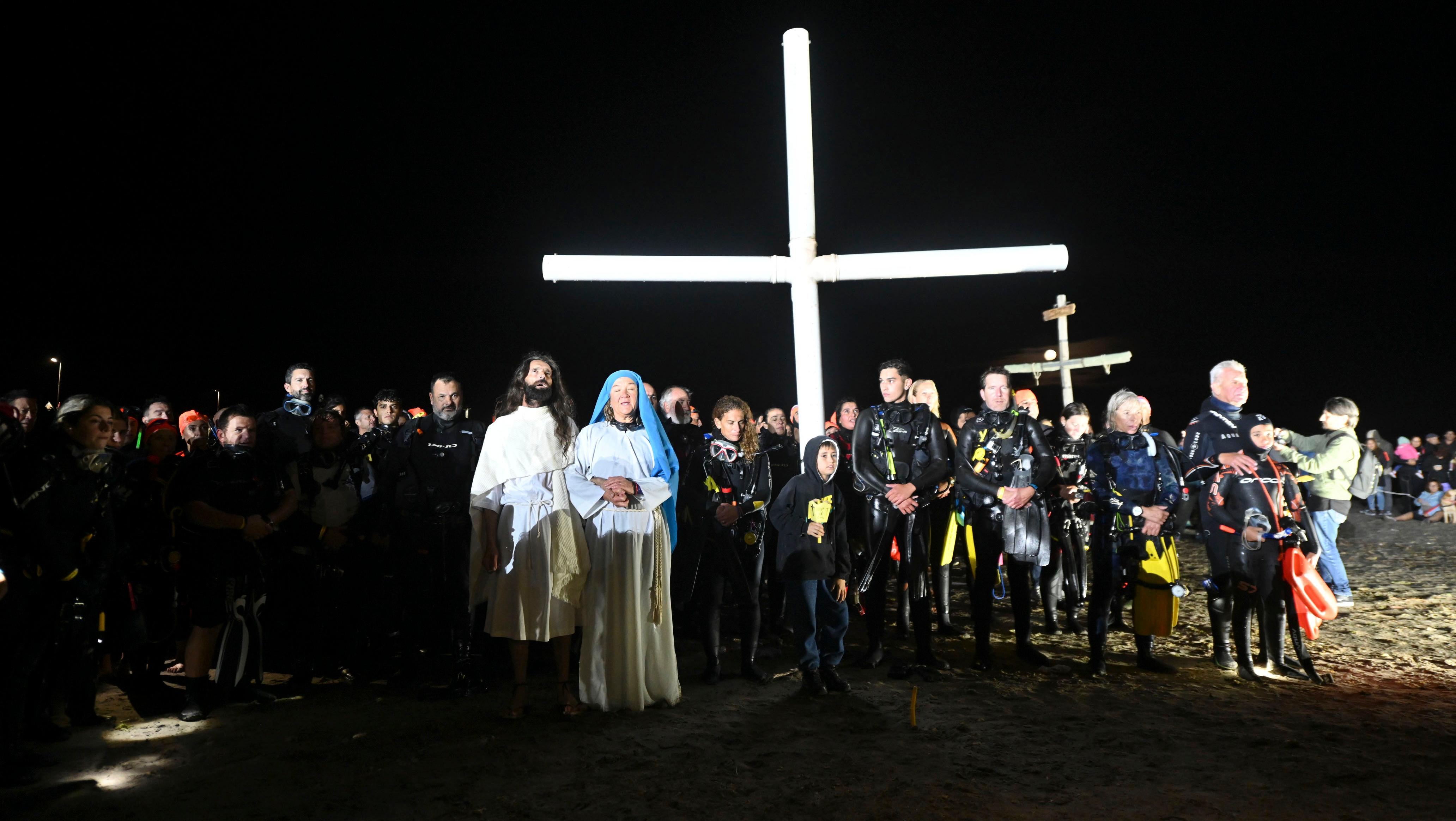 El único Vía Crucis submarino que se hace en el mundo tiene lugar en la ciudad de Puerto Madryn (Télam).