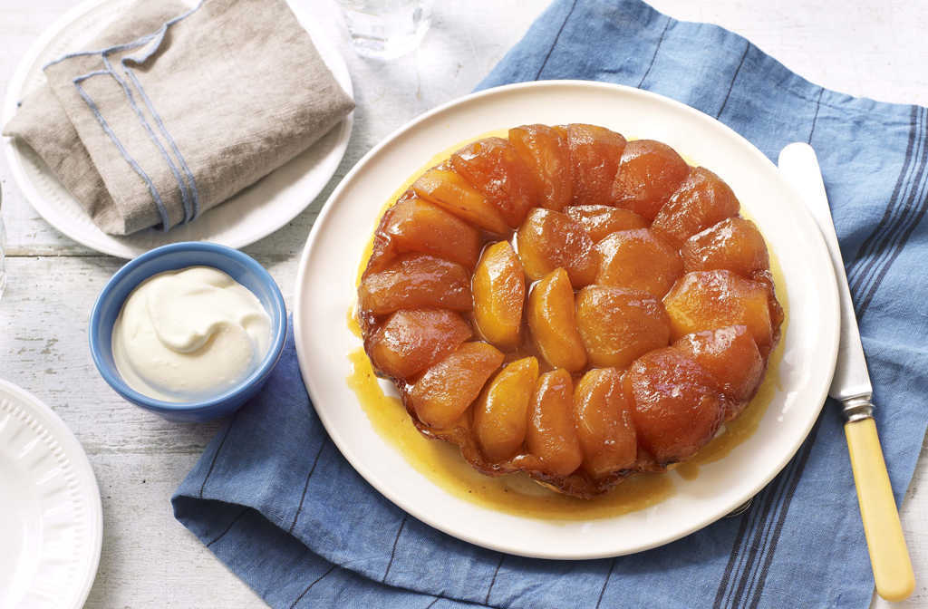 Esta receta se puede acompañar con helado de vainilla o crema batida.