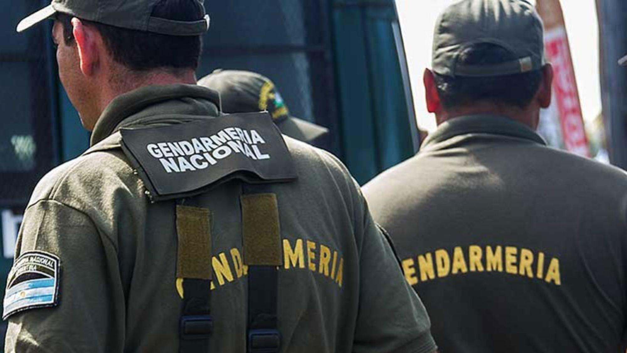 Uniformados de la Gendarmería Nacional Argentina se ocuparon de concretar peritajes.