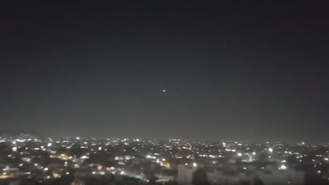 El presunto ovni fue visto en el cielo de México (Captura de video).