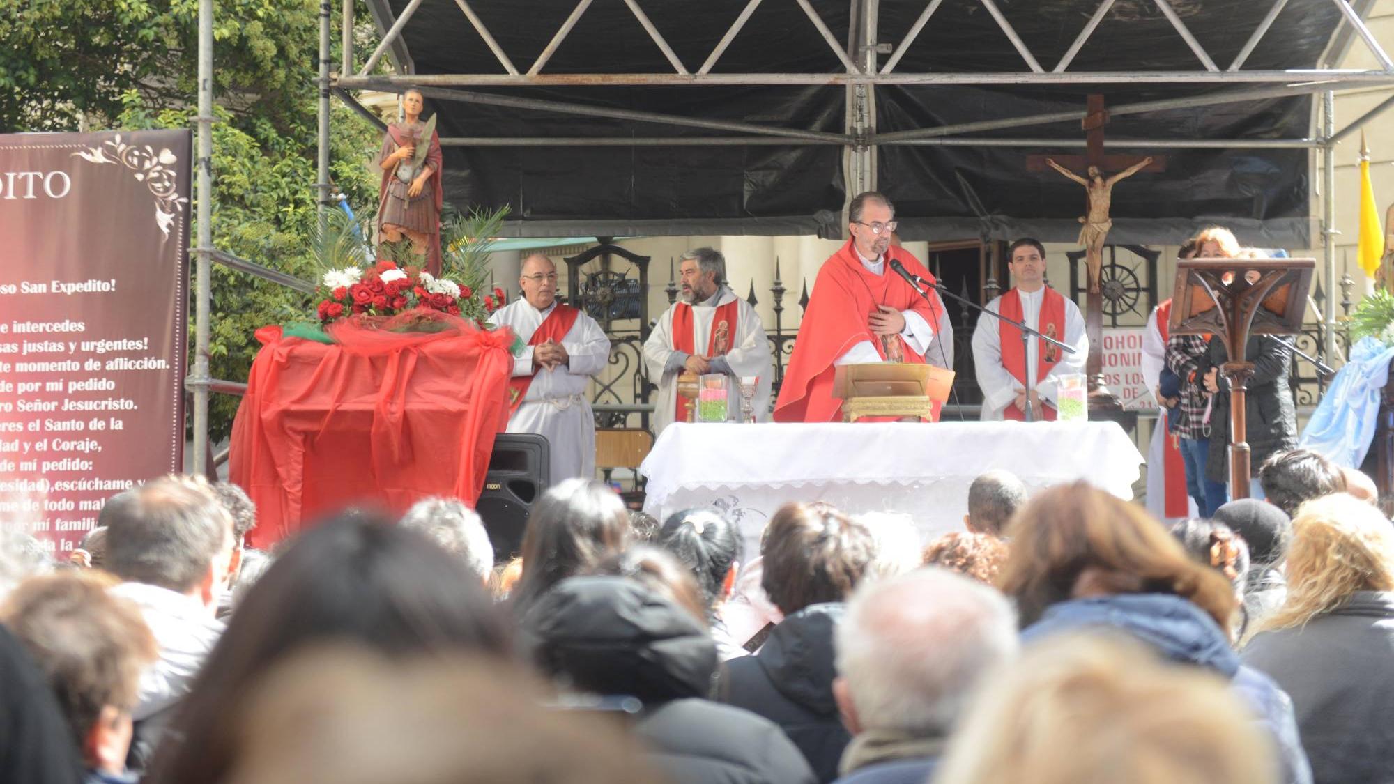 Día de San Expedito: la jornada en imágenes. (Crónica Hernán Nersesian)