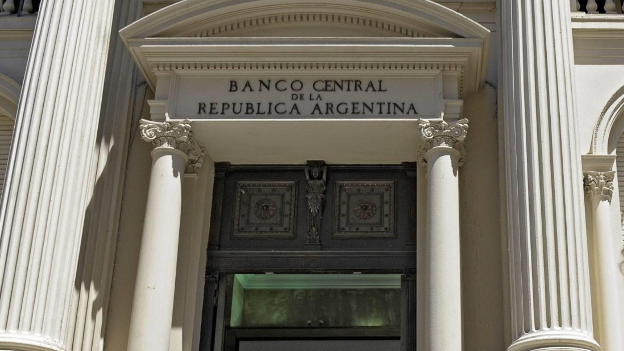 El Banco Central subió la tasa para los plazos fijos a 81%.