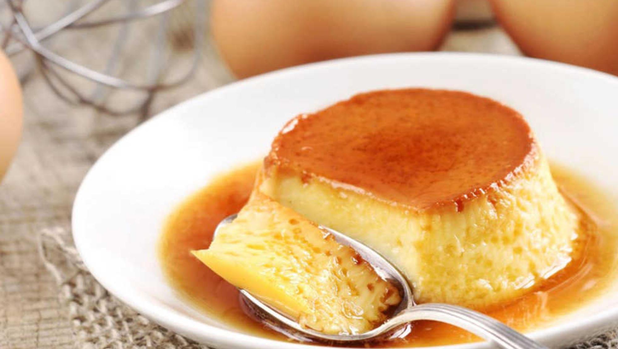 El flan casero es un postre superversátil y fácil de hacer.