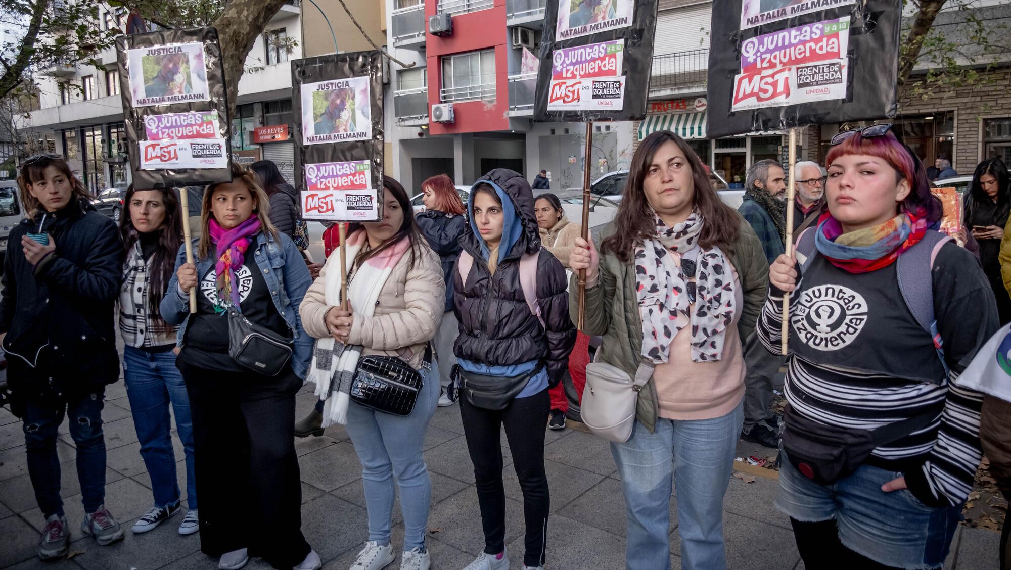 Los familiares de Natalia Melmann reclamado Justicia a 22 años de su femicidio. Foto Télam