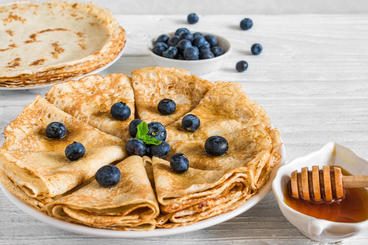 Muchos eligen acompañar sus crepes con frutas.