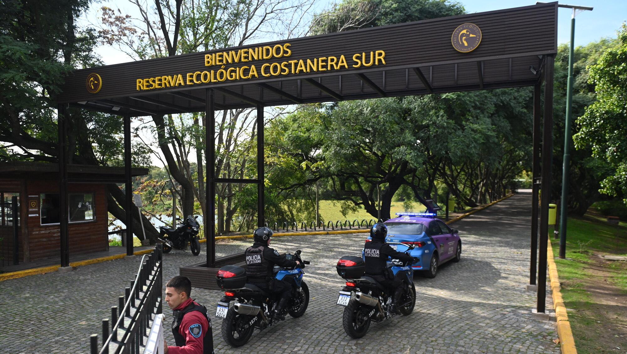 La policía cerró todos los accesos a la Reserva Ecológica. Foto Télam.