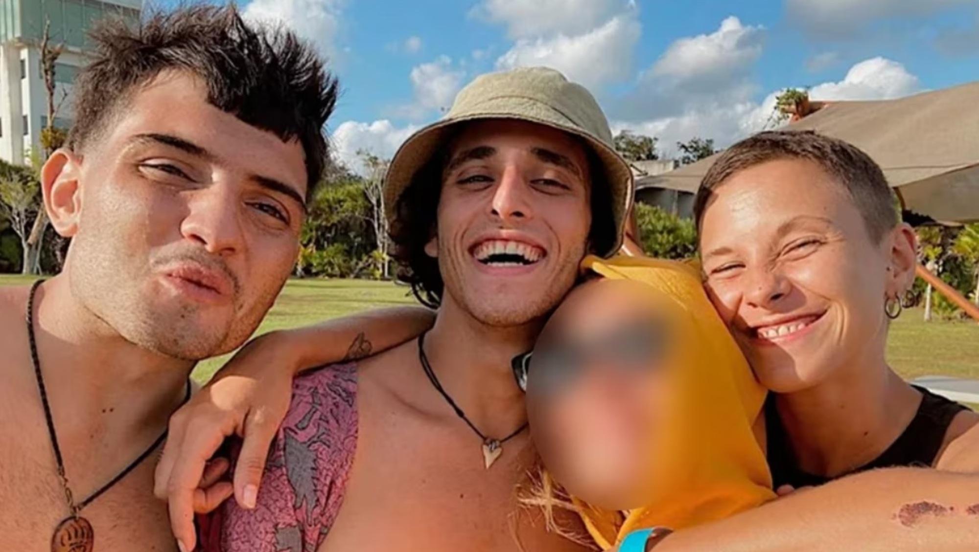 La víctima fatal, Benjamín Gamond (23), junto a Santiago Lastra (22) y Macarena Elía González (29).