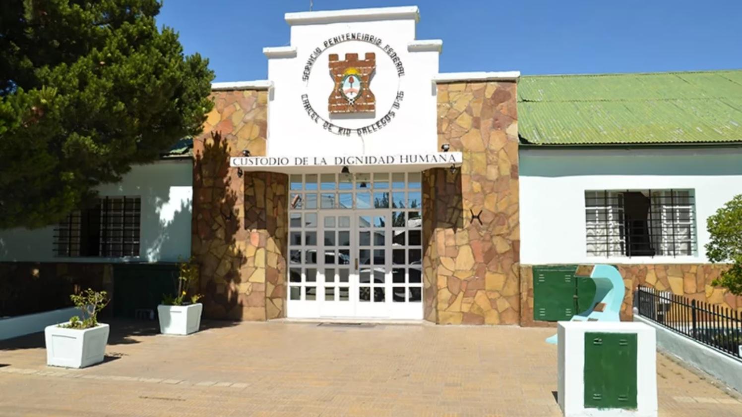 Luna apuñaló a dos compañeros de celda en la Unidad Penitenciaria de Río Gallegos, provincia de Santa Cruz.